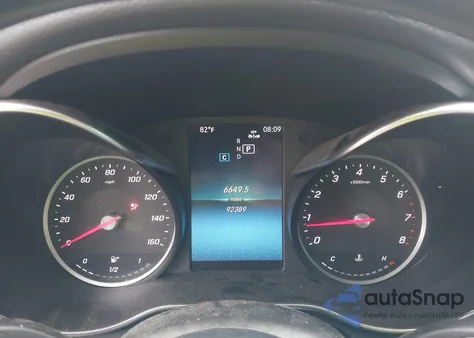 2019 Mercedes-Benz C 300 4Matic z USA, uszkodzony, nr VIN 55SWF8EB8KU313124